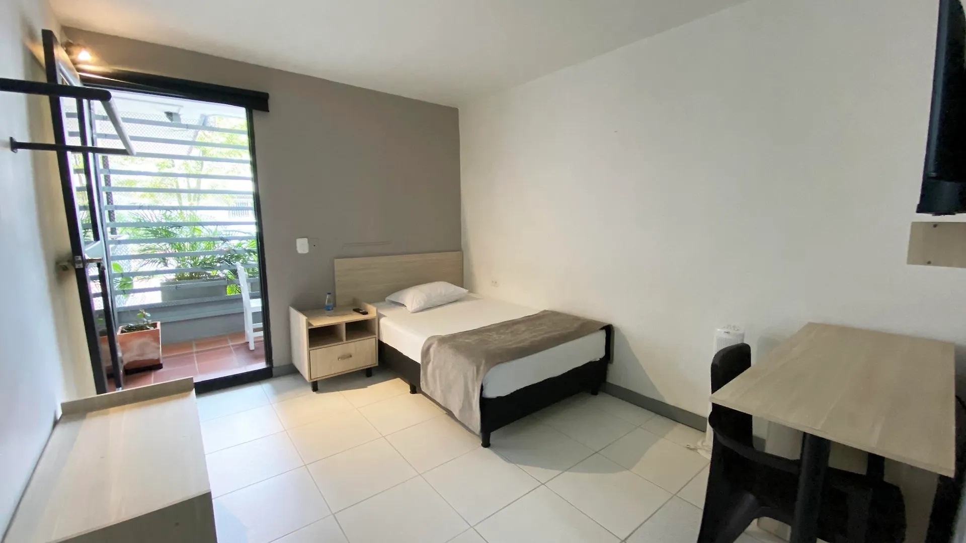 Отель Ayenda 1224 Pixel House (Adults Only) Медельин