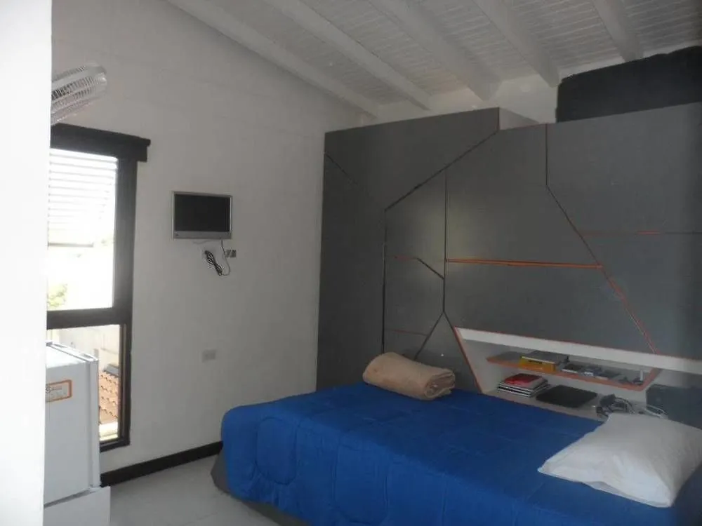 Отель Ayenda 1224 Pixel House (Adults Only) Медельин