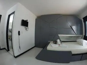 Отель Ayenda 1224 Pixel House (Adults Only) Медельин 2*,