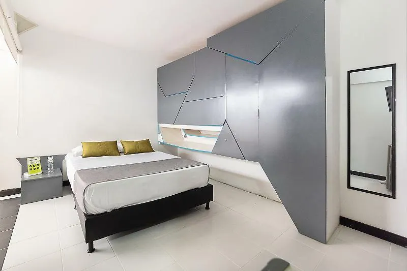 Отель Ayenda 1224 Pixel House (Adults Only) Медельин
